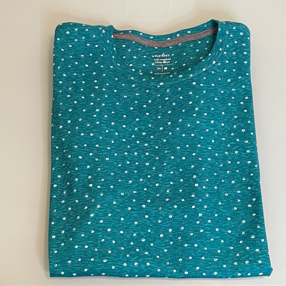 Old navy T-shirt